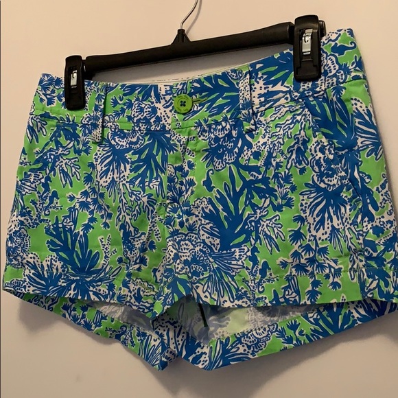 Lilly Pulitzer Walsh Shorts size 00 - Picture 3 of 7